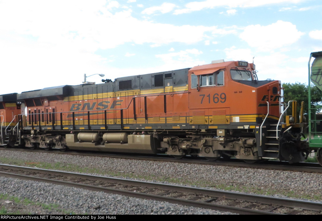 BNSF 7169